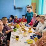 Мероприятие «Мы разные, но мы вместе» для пожилых граждан с представлением национальных костюмов.